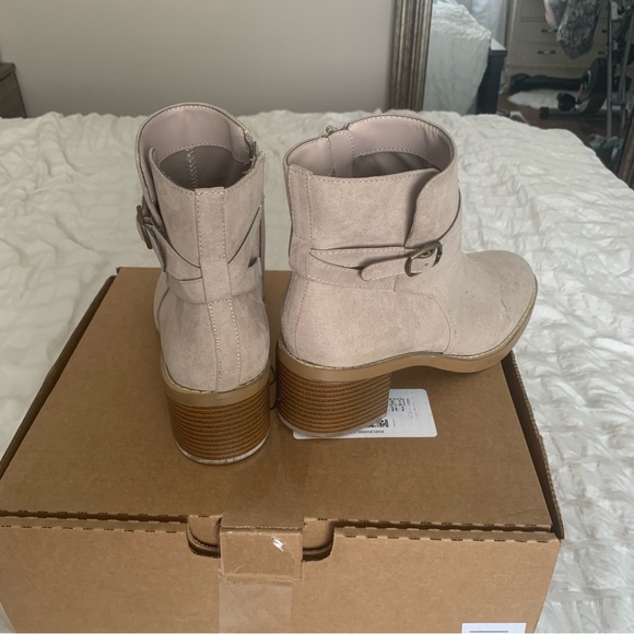 LOFT Booties NEW - Picture 7 of 11